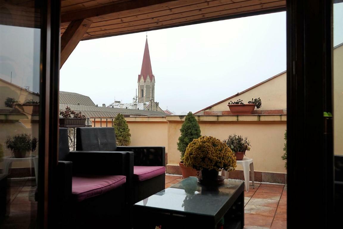 Luxury Oldtown Loft 320M2 On Hlavna Street Apartment Kosice Exterior photo